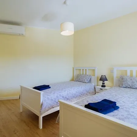 Renoviertes Reihenhaus Mit Pool Und Meerzugang *