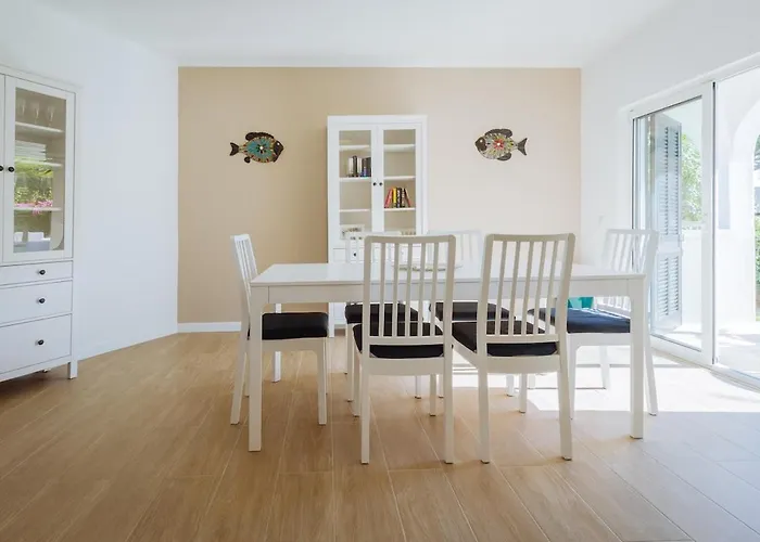 Renoviertes Reihenhaus Mit Pool Und Meerzugang *