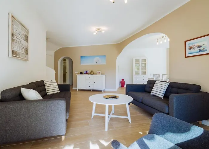 Renoviertes Reihenhaus Mit Pool Und Meerzugang 펜션 포르체스