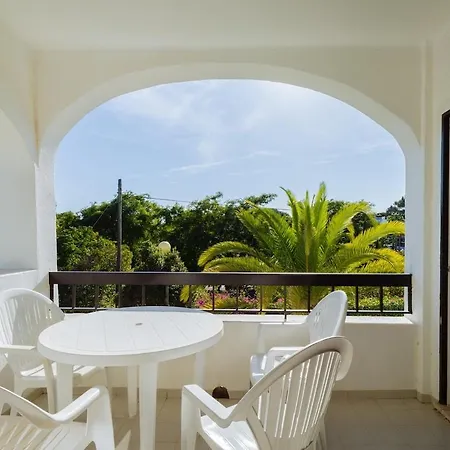 Renoviertes Reihenhaus Mit Pool Und Meerzugang