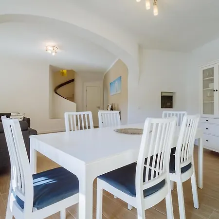 Σπίτι διακοπών Renoviertes Reihenhaus Mit Pool Und Meerzugang